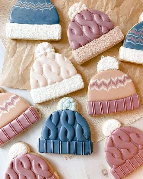 Beanie Cookies Decorated, January Sugar Cookies Decorated, Hanukkah Gelt Cookies, Christmas Hat Cookies Decorated, Winter Themed Cookies Decorated, Winter Cookie Designs, Winter Hat Cookies Decorated, Mitten Cookie Decorating Ideas, Christmas Latte Cookies Decorated