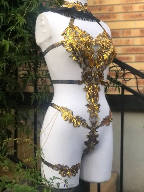 Body cage embroidered in gold and black sequins | Etsy Gold Carnival Costume, Wedding Attendee Dress, Gold Lingerie, Carnival Costume, Pink Body, Art Characters, Carnival Costumes, Gold Sequins, Body Style