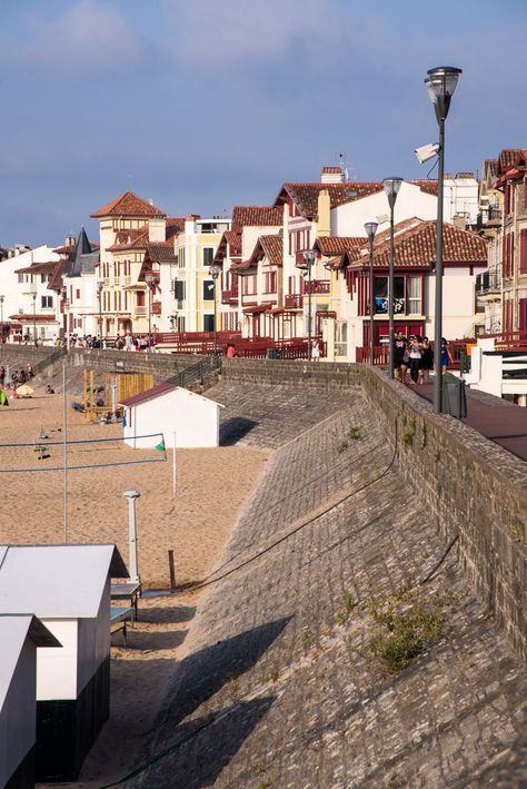 Saint Jean De Luz #saintjeandeluz #ville #basque >> http://www.jean-vier.com/fr/ Cycling Touring, Southern Europe, Basque Country, Travel Locations, Aquitaine, Travel Goals, Beach Life, Shopping Carts, Wonders Of The World