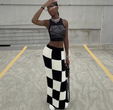 Haute Couture Style, Bodycon Midi Skirt, Checkered Skirt, Rock Outfit, Chic Skirts, Mode Inspo, Body Con Skirt, Plaid Skirts, Knit Skirt