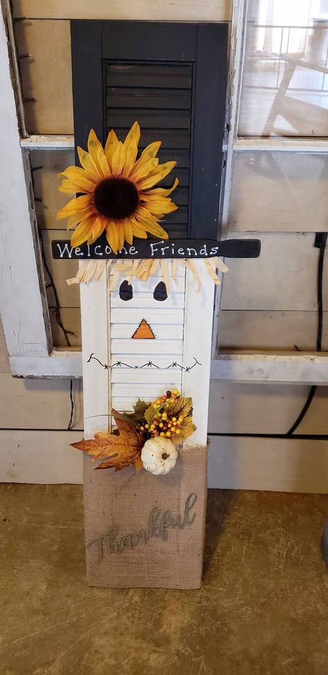 Fall  shutter decor Fall Ladder Decor Ideas, Shutter Projects, Shutter Decor, Fall Pumpkin Crafts, Fall Decor Inspiration, Diy Flower Pots, Outdoor Crafts, Fall Halloween Crafts, Fall Decorations Porch