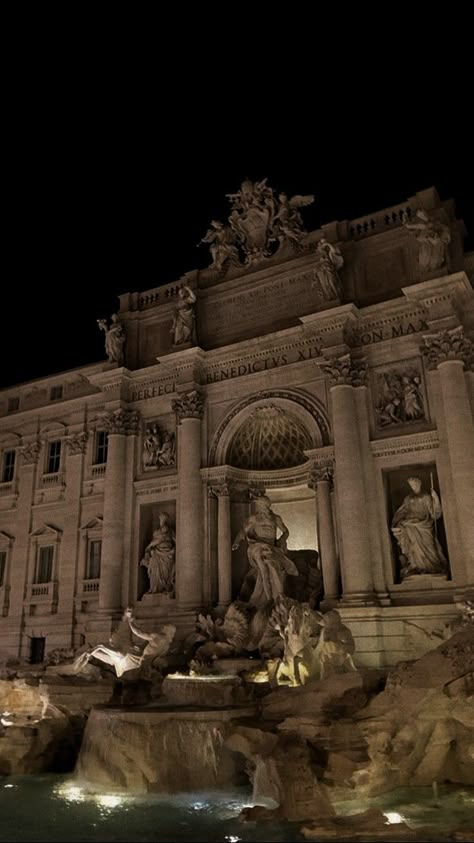 Ancient Greece Aesthetic, Empire Wallpaper, Castle Aesthetic, Europe Aesthetic, Italy Aesthetic, Trevi Fountain, Baroque Architecture, Beautiful Dark Art, Dark Academia Aesthetic