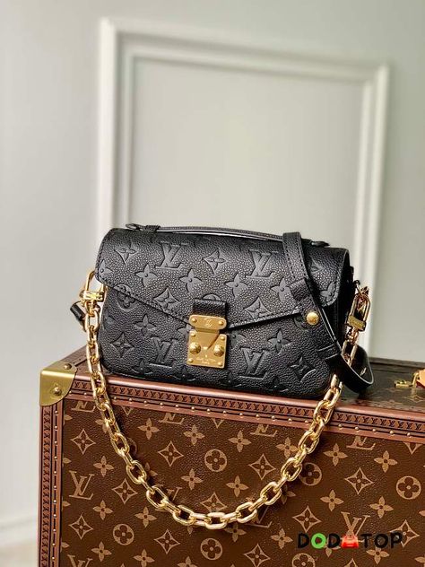 Louis Vuitton LV M46595 Pochette Métis East West Black Size 21.5 × 13.5 × 6 cm - dodotop.ru Tas Louis Vuitton, Tas Lv, Lv Pochette Metis, Lv Pochette, Minimalist Bag, Bag Women Fashion, Lv Bags, Girls Purse, Designer Shoulder Bags