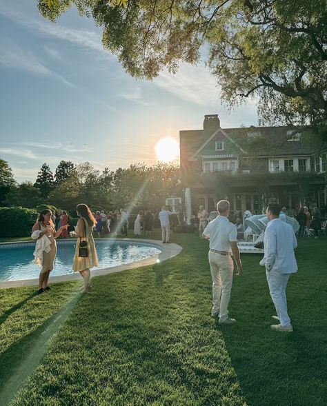 Hello July - it’s full on summer now! Feeling these Hamptons vibes 🩵☀️ ⠀⠀⠀⠀⠀⠀⠀⠀⠀ 🎥 My East Hampton vlog is now live on YouTube! (link in bio) ⠀⠀⠀⠀⠀⠀⠀⠀⠀ Shop the look on my @shopmy page or directly via https://shopmy.us/collections/635530 ⠀⠀⠀⠀⠀⠀⠀⠀⠀ ⠀⠀⠀⠀⠀⠀⠀⠀⠀ #hamptons #easthampton #hamptonsparty #hamptonsoutfit #shoppinginthehamptons #summerstyle New York Hamptons Aesthetic, East Hampton Ny, Hamptons Shopping, East Hamptons Aesthetic, Hampton Party, Hamptons Vibe, Hamptons Lifestyle, Hamptons Party, Hamptons Outfit