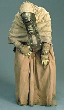 Tusken Raider Costume, Tusken Raider, Star Wars Fashion, Star Wars Images, Costume Outfits, Couples Costumes, Fantasy Clothing, Fantasy Fashion, Dnd Characters