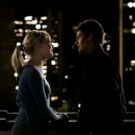 Peter Gwen, Peter And Gwen, Best Movie Couples, Gwen Stacy Icon, Peter Parker Andrew Garfield, Marvel Edit, Rom Coms, The Amazing Spiderman, Andrew Garfield Spiderman