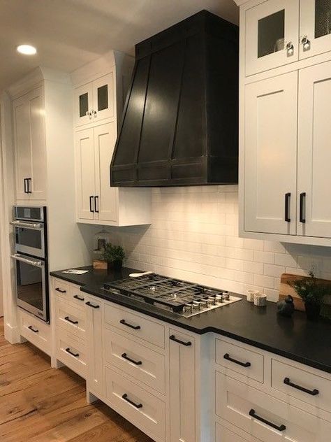 Black Kitchen Range Hood, Black Kitchen Hood Ideas, Black Range Hood Ideas, Kitchen With Black Range Hood, Black Oven Hood, Black Range Hood White Kitchen, Range Hoods Ideas Farmhouse, Black Hood Kitchen, Black Stove Hood