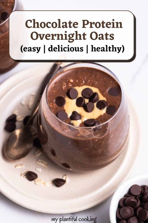 Start your day with this creamy and decadent chocolate protein overnight oats! This refreshing recipe is packed with almost 40g of protein, making it super filling. The best part is you can make it in under 5 minutes. Overnight Oats With Fairlife Protein, Overnight Oats With Premier Protein, Premier Protein Overnight Oats, Chocolate Protein Overnight Oats, Bulking Meals, Protein Goals, Chocolate Overnight Oats, Protein Overnight Oats, Overnight Oatmeal Recipes