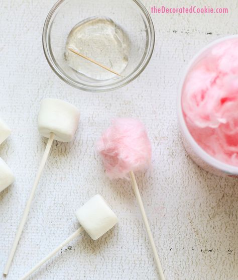 cotton candy marshmallow pops Marshmallow Pops Recipe, Cotton Candy Sticks, Baby Shower Desserts Girl, Cotton Candy Favors, Cotton Candy Cone, Cotton Candy Cakes, Baby Shower Food For Girl, Cotton Candy Party, Chocolate Covered Marshmallows