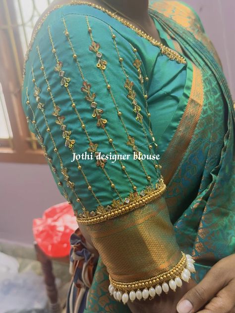 WhatsApp number:8838720028
Instagram I'd: Jothi_designer_blouse Simple Aari Work, Aari Design, Latest Bridal Blouse Designs, Model Blouse, Cheesecake Mousse, Latest Model Blouse Designs, Aari Work Blouse, Maggam Work Blouses, Maggam Work Blouse Designs