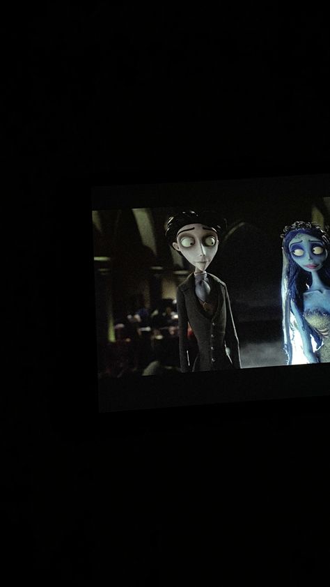 corpse bride, halloween, fall, fall movies, movies, fall vibes, netflix, movie marathon, vibe Halloween Movie Marathon Aesthetic, Netflix Ig Stories, Movie Marathon Aesthetic, Halloween Ig Story, Netflix Halloween Movies, Autumn Movies, Halloween Movie Marathon, Corpse Bride Halloween, Corpse Bride Wallpaper