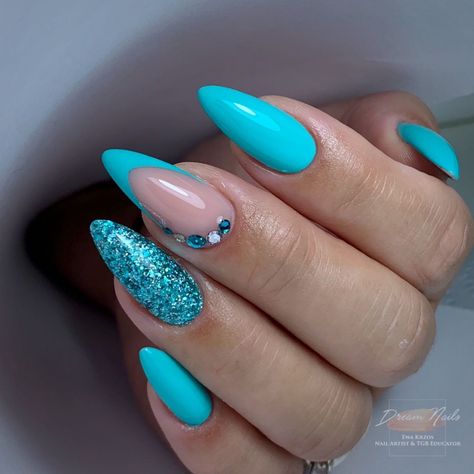 Turquoise French Tips, Turquoise French Tip, Turquoise French Tip Nails, Turquoise Nail Designs, Oval Nails Designs, Quinceanera Nails, Hard Gel Nails, Turquoise Nails, May Nails