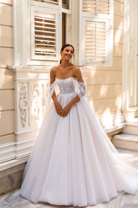 Wedding Gown Princess, Wedding Dress Off The Shoulder, Princess Bride Dress, Princess Bridal, Boho Bridal Gowns, Pretty Wedding Dresses, Cute Wedding Dress, Dream Wedding Ideas Dresses, Wedding Dress Fabrics