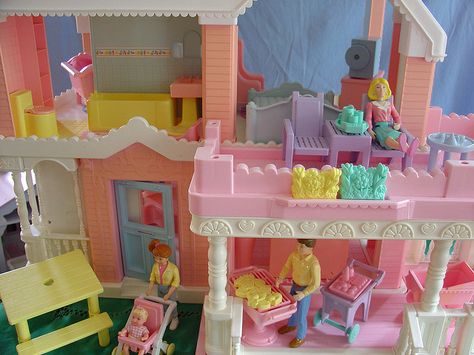 Dollhouse Porch, 90s Things, 2000s Stuff, Toy Nostalgia, Playskool Dollhouse, 90s Barbie, Barbies Dolls, Dream Core, Polly Pockets