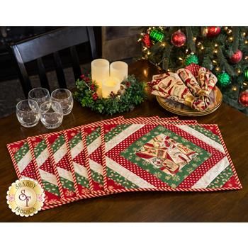 Winter Placemats Quilt Patterns, Christmas Quilt Placemats, Fall Quilted Placemats, Christmas Quilted Placemats, Quilt As You Go Placemats, Christmas Placemats Quilted, Easy Christmas Quilt Patterns, Quilted Table Mats, Xmas Placemats