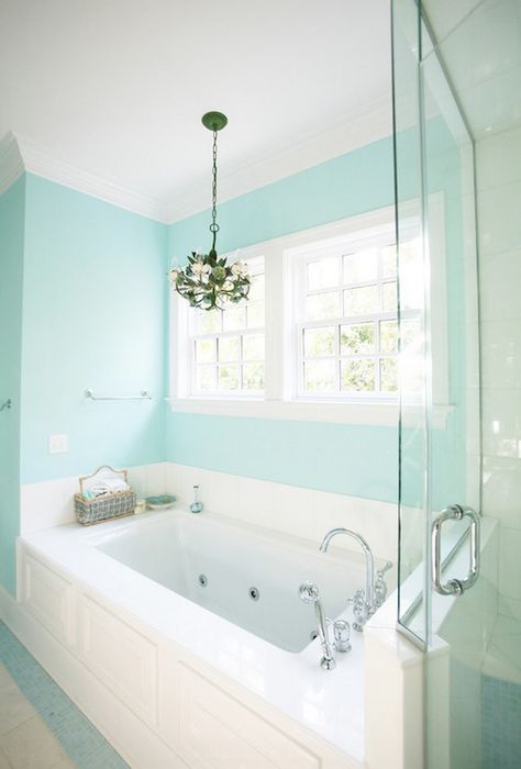 I’ve Got the Monday Blues with 10 Dazzling Blue Bathrooms Tiffany Blue Paint, Tiffany Blue Bathrooms, Drømme Bad, Blue Bathrooms Designs, Blue Bathroom Decor, House Of Turquoise, Bad Inspiration, Blue Paint Colors, Bathroom Color