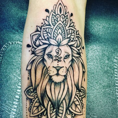 Lion tattoo Henna Lion Tattoo Design, Lion Lotus Tattoo, Lion Henna, Lotus Henna, Ink Therapy, Forearm Sleeve, Lion Design, Lotus Tattoo, Henna Tattoo Designs