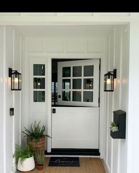 Modern Aspect on Instagram: "The cutest front porch 💗 . . . . #modernaspect #fall #smallbusiness #homedecor #mailboxes #creativeart #minimalistdesign #ideas #family" Front Porch Mailbox Ideas, Porch Mailbox Ideas, Front Porch Mailbox, Porch Mailbox, Mailbox Ideas, Porch Door, Small Front Porch, Porch Doors, House Backyard