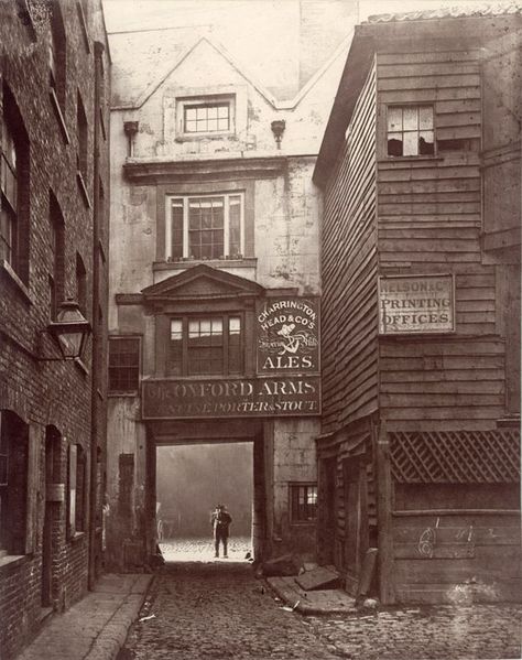 Victorian Street, Victorian London, Walking Down The Street, London History, St Pauls Cathedral, London Town, Foto Vintage, Old London, London Photos