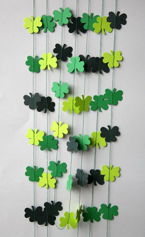 St Patricks garland Clover shamrocks garland St Patr https://t.co/9bdyny4aEU #TransparentEsDecor #StPatricksDecor https://t.co/QGdxw0PdrA Saint Patricks Day Decorations Classroom, Diy St Patricks Day Decorations Easy, Saint Patrick's Day Decorations, Saint Patrick Day Decorations, St Patrick’s Decorations, San Patrick Day Decoration, St Patricks Day Classroom Decorations, St Patricks Day Decor Classroom, St Patrick’s Day Decorations