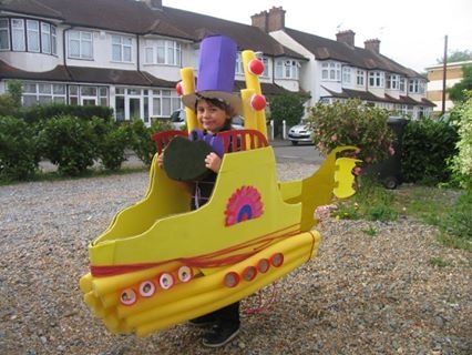 Yellow submarine fancy dress for book day Yellow Submarine Halloween Costume, Yellow Submarine Costume, Submarine Costume, Cardboard Submarine, Submarine Craft, Bike Parade, Camp Bestival, Crazy Costumes, Parade Float