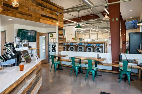 Trendy Laundromat, Laundromat Layout, Aesthetic Laundromat, Retro Laundromat, Laundromat Aesthetic, Laundromat Design, Coin Laundromat, Organized Apartment, Laundromat Business