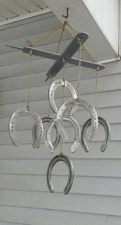 Cai Arabi, Horseshoe Crafts Projects, Welding Crafts, Horseshoe Projects, Western Crafts, Horseshoe Decor, Horseshoe Crafts, Welding Art Projects, Diy Wind Chimes