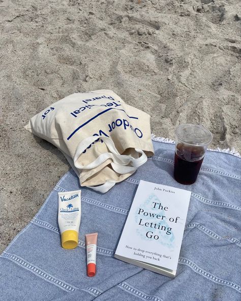 Beach Towel Photoshoot, Beach Towel Aesthetic, Brooklyn Aesthetic, Vacation Sunscreen, Printed Towels, Meditation Inspiration, Island Aesthetic, Summer Moodboard, Beach Equipment