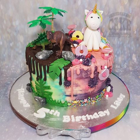 Cake With Dinosaurs, Combined Birthday Parties, Twin Birthday Cakes, Twins Cake, Decorating Frosting, Twin Birthday Parties, Dinosaur Birthday Cakes, Twins 1st Birthdays, Tamworth