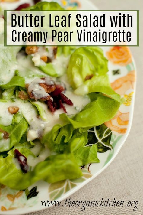 Brunch Salads, Pear Vinaigrette, Lettuce Salad Recipes, Lettuce Recipes, Leaf Salad, Butter Lettuce, Leafy Green Salads, Resep Salad, Pear Salad