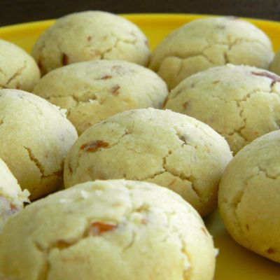 Nankhatai – cardamom flavored Indian butter biscuits | The Baking Fever Eggless Cookie Recipes, Butter Biscuits, Burfi Recipe, Eggless Cake Recipe, Eggless Desserts, Sugar Free Sweets, Indian Foods, Diwali Food, Eggless Baking