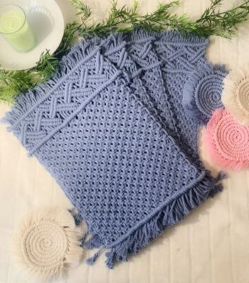 Macrame Placemat Pattern Free, Macrame Placemats Diy, Macrame Place Mats Diy, Macrame Place Mats, Macrame Placemat Pattern, Macrame Placemat Tutorial, Macrame Placemat Diy, Macrame Table Mat, Macrame Placemat