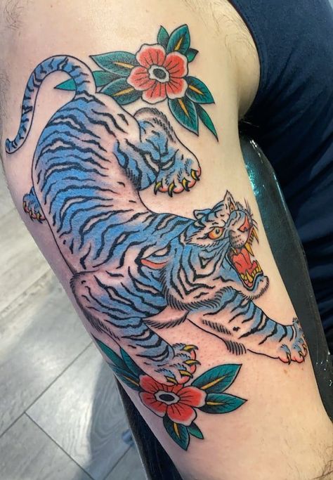 Traditional Crawling Tiger Tattoo, Colorful Tiger Tattoo, American Traditional Tattoos Tiger, Pink Tiger Tattoo, Tiger Color Tattoo, Crawling Tiger Tattoo, Trad Tiger Tattoo, American Traditional Tiger Tattoo, Blue Tiger Tattoo