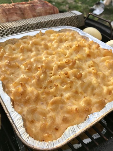 Good Sides, Smoked Mac And Cheese, Traeger Grill Recipes, Smoker Cooking, Grilled Meat Recipes, Pellet Grill Recipes, Traeger Recipes, Mac Cheese Recipes, Smoker Recipes