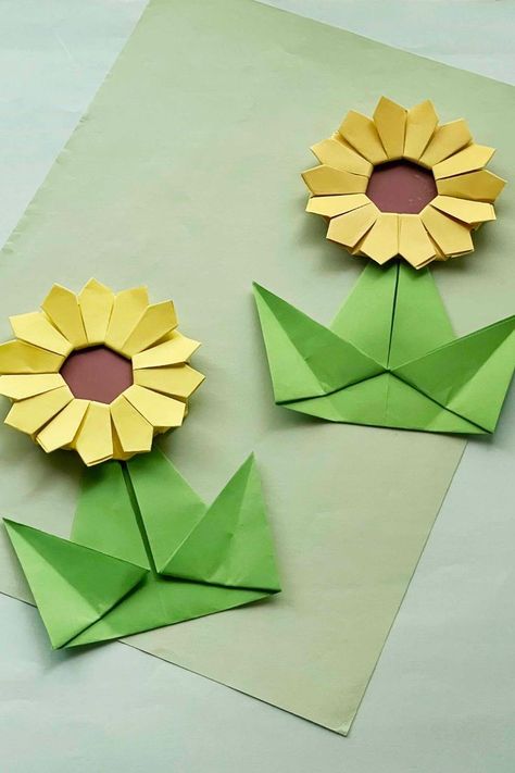 Easy Origami Rose, Paper Folding Crafts, Fun Summer Crafts, Sunflower Crafts, Paper Sunflowers, Rose Crafts, Sunflower Cards, Origami Rose, Paper Flower Crafts