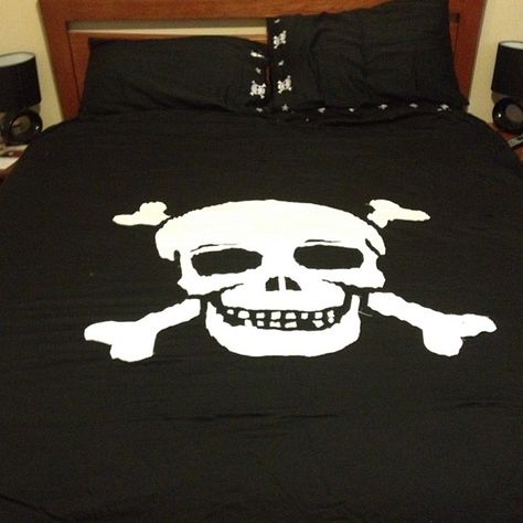 Emo Room Decor, Skull Aesthetic, Emo Room, Scene Room, Skull Bedding, Redecorate Bedroom, Dream Room Inspiration, Gothic Decor, Cute Home Decor