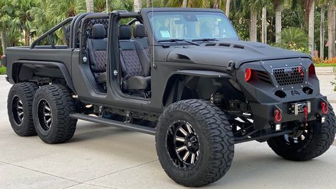 These Jeep Gladiator builds show off how customizable the midsize JT truck truly is. Jeeps Wrangler, Auto Jeep, Corvette Engine, 6x6 Truck, Custom Jeep, Kid Friendly Travel Destinations, Jeep Cars, Jeep Truck, Offroad Trucks