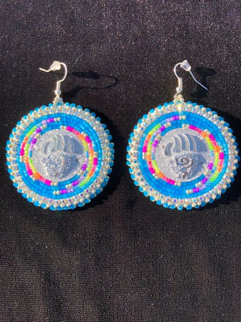 Powwow Beadwork, Native Designs, Beadwork Ideas, Earring Inspo, Native Beading, Stitch Earrings, Native Beading Patterns, Cowgirl Accessories, Red Lake