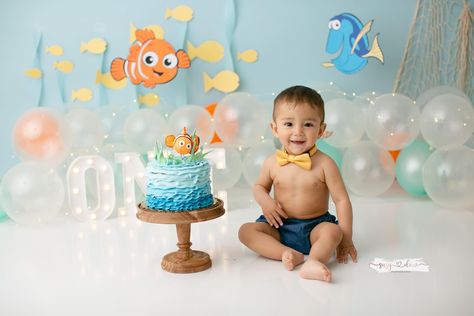 Finding Nemo Birthday Photoshoot, Finding Nemo Photoshoot, Finding Nemo Cake Smash, Cakesmash Photoshoot Themes, Nemo Photoshoot, Smash Cake Ideas, Twin Cake Smash, Smash Cake First Birthday, Baby Boy Birthday Themes