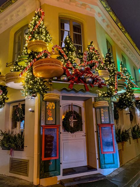 #vilnius #lithuania #christmas #street #decoration #winter Christmas In Lithuania, Vilnius Winter, Lithuania Christmas, Vilnius Christmas, Lithuanian Christmas, Lithuania Aesthetic, Street Decoration, Christmas Street, Estonia Travel