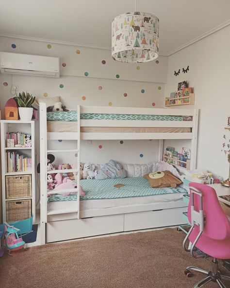 Girl Bunk Bedroom Ideas, Bunk Room Ideas Girly, Small Bedroom Ideas With Bunk Beds, Bunk Bed For Girls Room, Bunk Bed With Shelves, Girls Room With Bunk Beds Decor, Girls Bedroom Ideas Shared Sisters Bunk Beds, Bunk Bedroom Ideas For Small Rooms, Shared Bedroom Ideas Bunkbeds