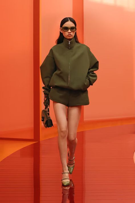 Gucci Spring/Summer 2025 Collection | Hypebeast Ss25 Runway, Gucci 2024, Milan Fashion Week Runway, Fashion Collection Inspiration, Gucci Runway, Gucci Spring, 2025 Fashion, Fashion Design Collection, Going Green