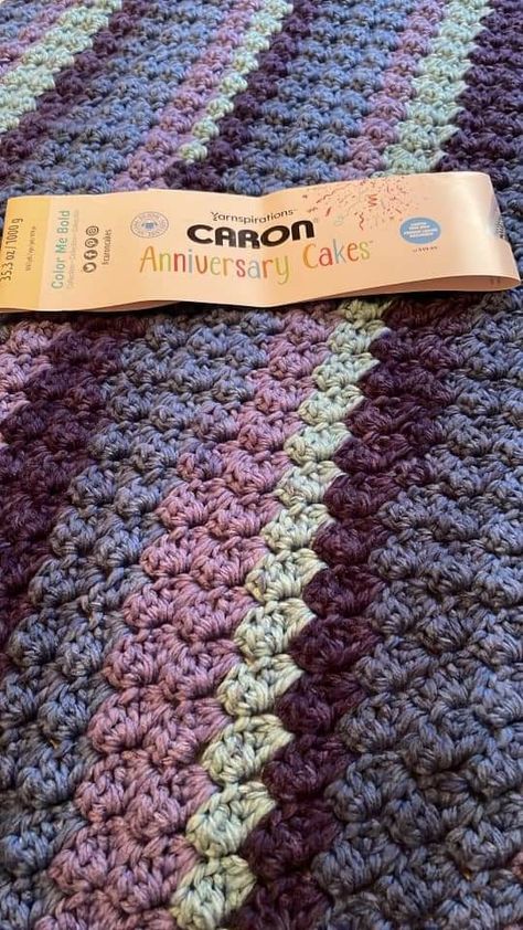 Caron Sprinkle Cakes Patterns Crochet, Caron Anniversary Cakes Patterns, Caron Anniversary Cakes, Sprinkle Cakes, Cake Crochet, Sprinkle Cake, Crochet Throw Blanket, Marble Cake, Anniversary Cake