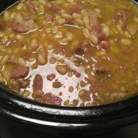 Ham Hock Recipes, Ham Hocks And Beans, Ham Hocks, Beans In Crockpot, 15 Bean Soup, Crockpot Ham, Slow Cooker Ham, Ham And Beans, Northern Beans