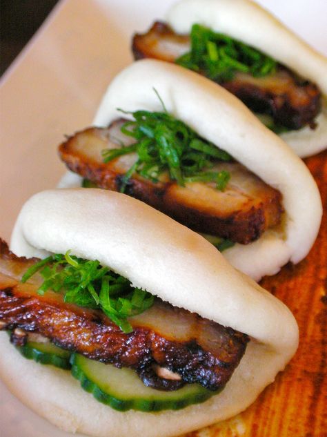 Big name chefs at high-end resorts built the island’s fine dining rep, but a new crop of casual spots play with its myriad of Asian influences, like Star Noodle’s hapa ramen, pork buns (pictured), or fried saimin noodles with Spam. Casual or fancy, restaurants make the most of Maui’s local produce. Steamed Pork Buns, Maui Restaurants, Hawaii Food, Pork Buns, Hawaiian Food, Foodie Travel, Pork Belly, Buns, Best Foods