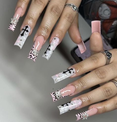 Kuromi Girl, Marble Acrylic Nails, Acrylic Nails Nude, Holloween Nails, Long Acrylic Nail Designs, Hard Nails, Cute Spring Nails, Girly Acrylic Nails, French Tip Acrylic Nails