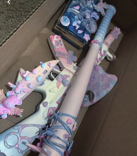 …☺️ Pastel Punk Aesthetic, Adult Slumber Party, Creepy Cute Fashion, Bubble Goth, Pastel Punk, Pretty Knives, Yami Kawaii, Aesthetic Japan, Kawaii Accessories