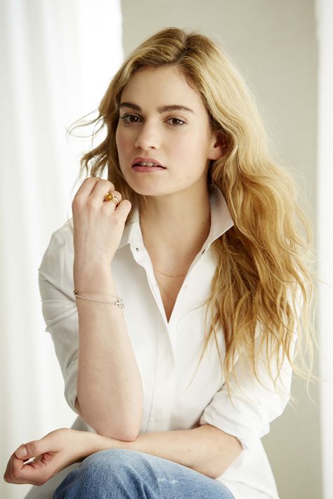 Lily James, 2015- reminds me of a young Jessica Lange Elizabeth Bennet, Lily James, Mode Casual, Long Blonde, British Actresses, Dresses Elegant, Lily Collins, Disney Films, Downton Abbey