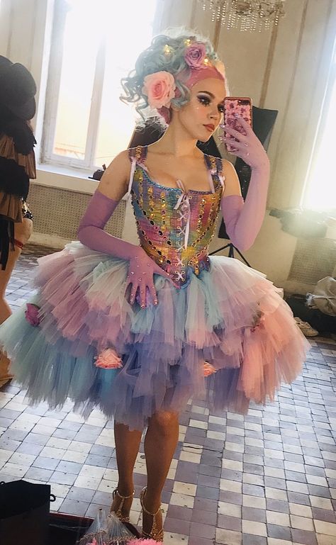 Candyland Princess Lolly Costume, Candyland Inspired Outfits, Candy Land Costumes Women Diy, Candy Land Outfit Ideas Women, Candy Aesthetic Outfit, Candy Land Costumes Women, Candy Inspired Outfits, Carnival Outfit Ideas, Candy Land Costumes