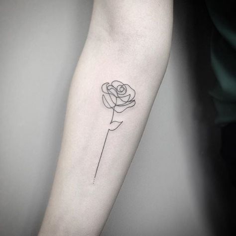 Small Rose Tattoos | 50+ Tiny Rose Tattoos to Feed Your Beauty and the Beast Obsession | POPSUGAR Beauty Wolf Sketch Tattoo, Minimalist Rose Tattoo, Tattoo Diy, Pink Tattoo, Small Rose Tattoo, Clown Tattoo, Tattoo Convention, Rose Tattoo Design, Arrow Tattoos